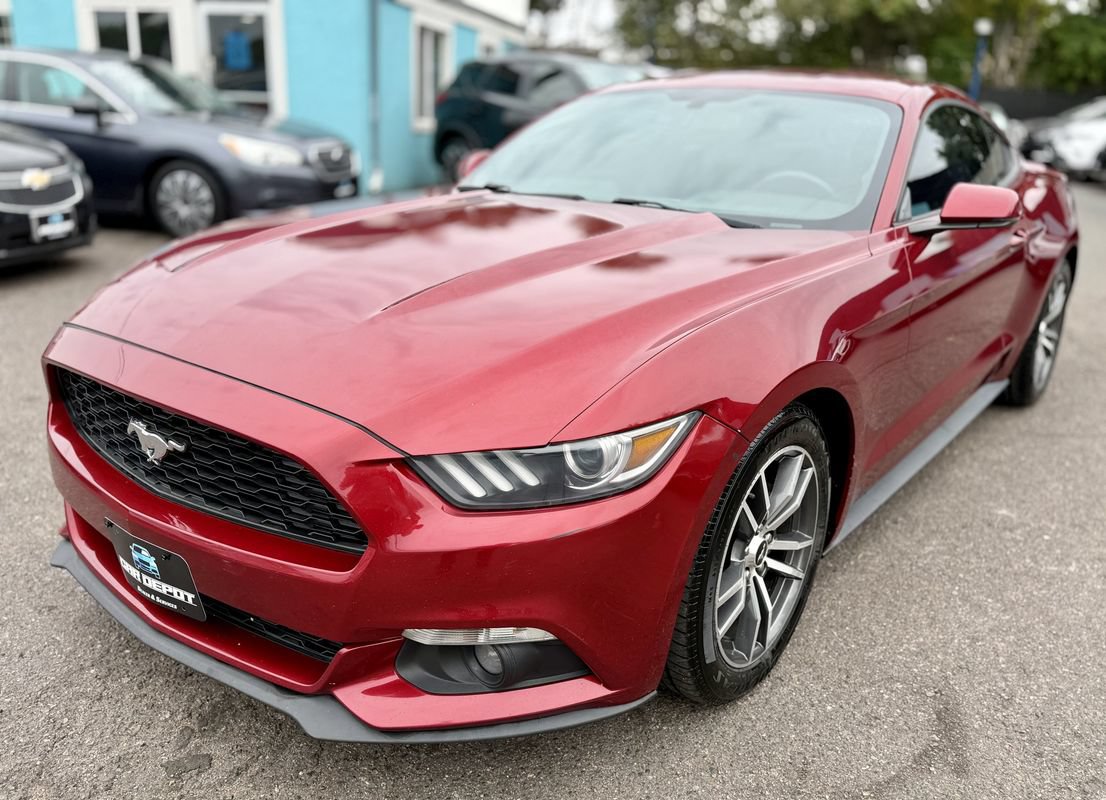 Used 2015 Ford Mustang Premium RWD image 7