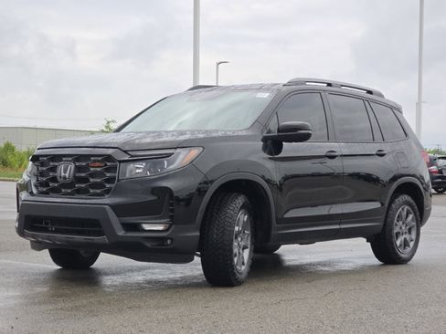 Used 2025 Honda Passport TrailSport image 14