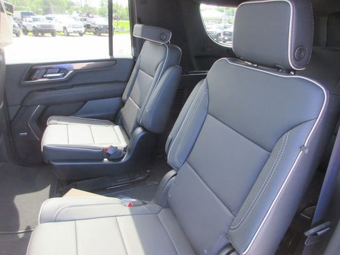 New 2026 GMC Yukon XL Elevation w/ Elevation Premium Package AWD/4WD image 12