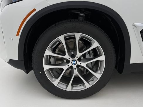 Used 2026 BMW X5 xDrive40i w/ Climate Comfort Package AWD/4WD image 14
