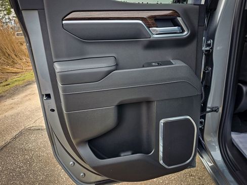 New 2026 GMC Sierra 1500 Elevation image 32