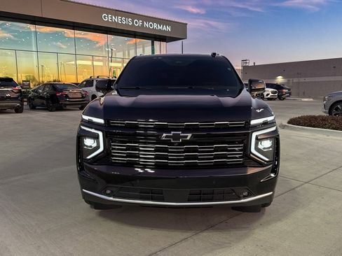 Used 2025 Chevrolet Suburban High Country image 10