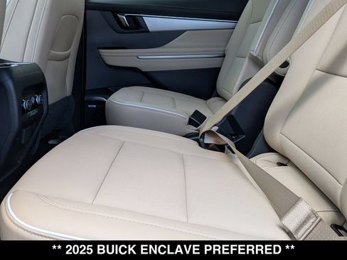 Used 2025 Buick Enclave Preferred w/ Power Package FWD image 3
