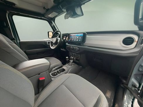 Used 2024 Jeep Wrangler Unlimited Sahara w/ Dual Top Group AWD/4WD image 14