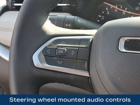 Used 2025 Jeep Compass Limited AWD/4WD image 7