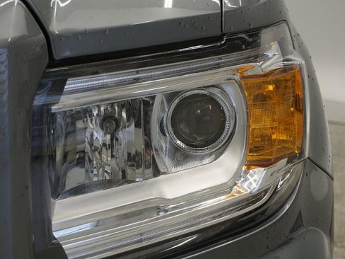 Used 2020 GMC Canyon SLE w/ Elevation Edition image 18