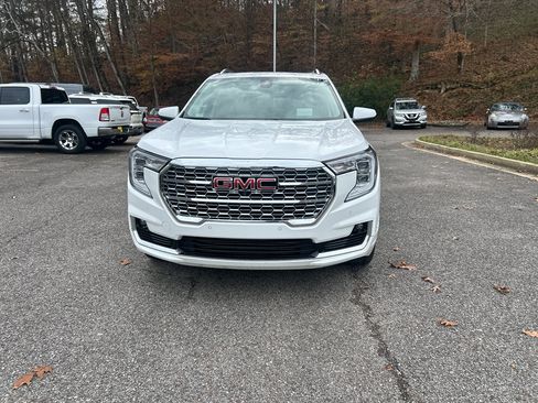 Used 2022 GMC Terrain Denali w/ Denali Premium Package image 8