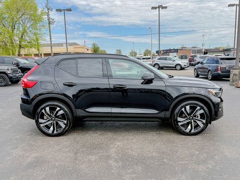 Used 2024 Volvo XC40 B5 Plus w/ Protection Package Premier AWD/4WD image 7