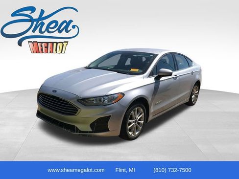 Used 2019 Ford Fusion SE FWD image 1