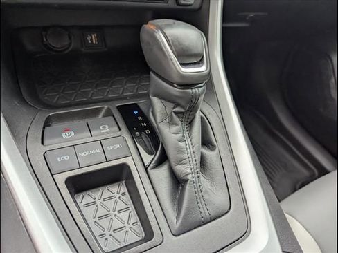 Used 2023 Toyota RAV4 XLE Premium image 69