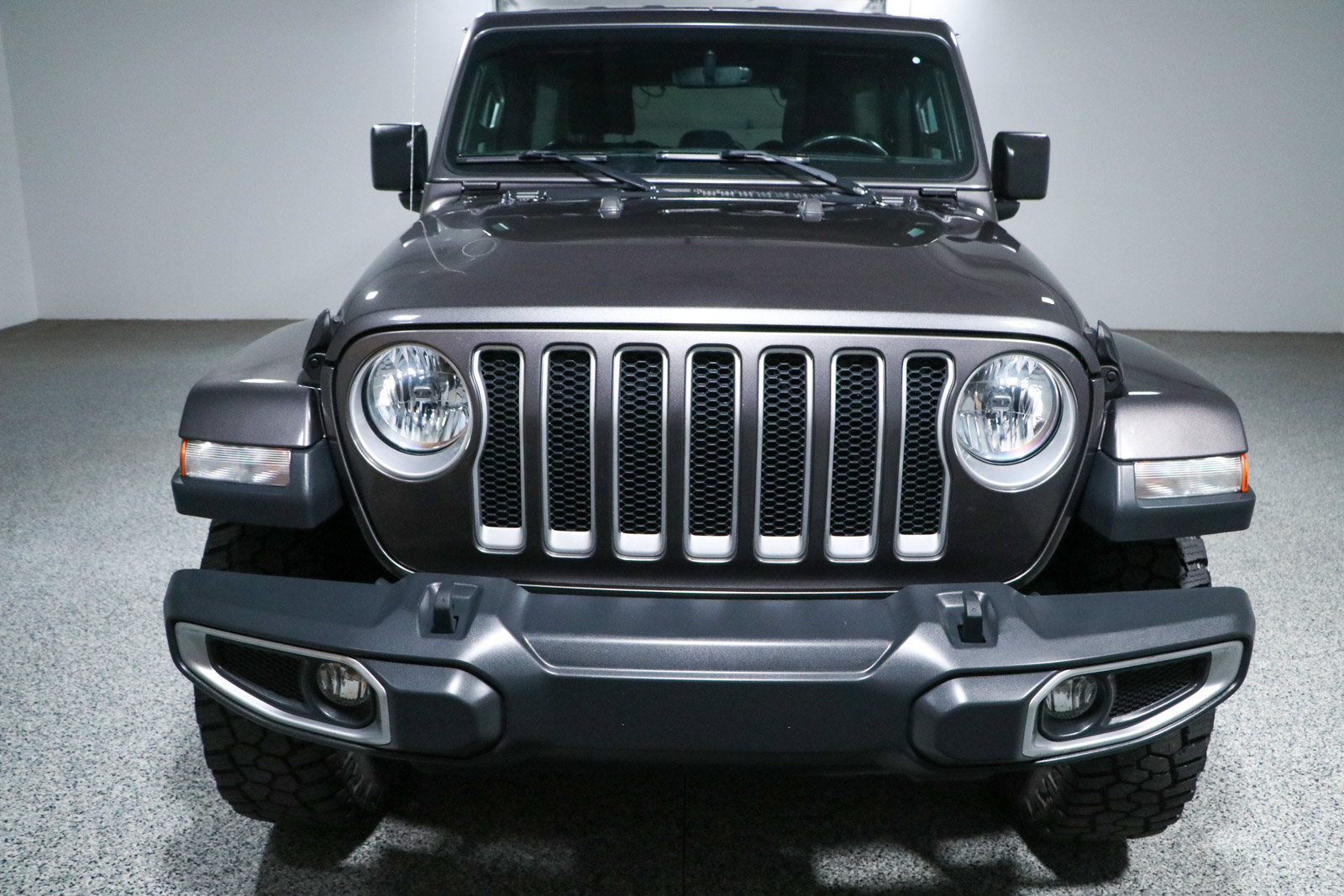 Used 2018 Jeep Wrangler Unlimited Sahara AWD/4WD image 4