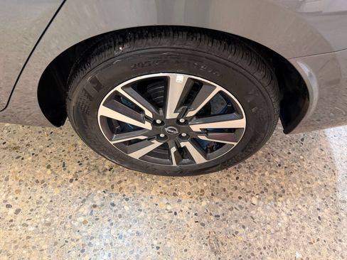 Used 2025 Nissan Versa SV FWD image 29