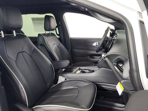 New 2026 Chrysler Pacifica Limited image 30