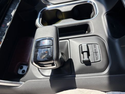 Used 2025 GMC Sierra 1500 Denali AWD/4WD image 23