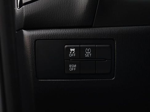 Used 2015 MAZDA MAZDA3 i Touring image 18