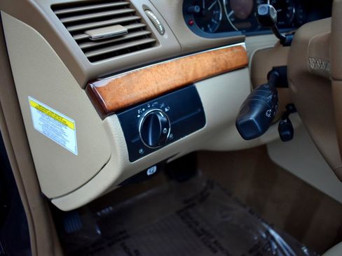 Used 2008 Mercedes-Benz E 350 4MATIC Wagon image 25