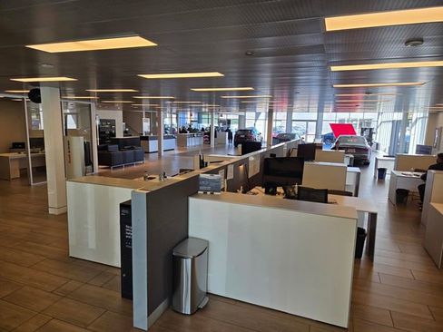 Used 2026 Jaguar F-PACE R-Dynamic S image 37