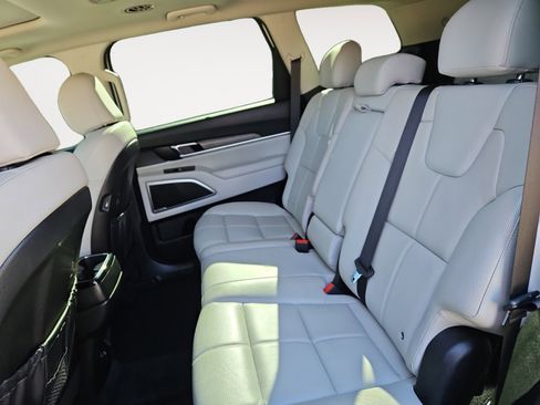 Used 2022 Kia Telluride EX w/ Towing Package image 13
