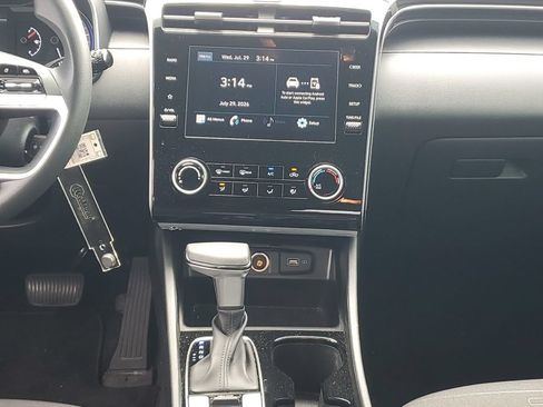 Certified 2024 Hyundai Santa Cruz SE FWD image 15