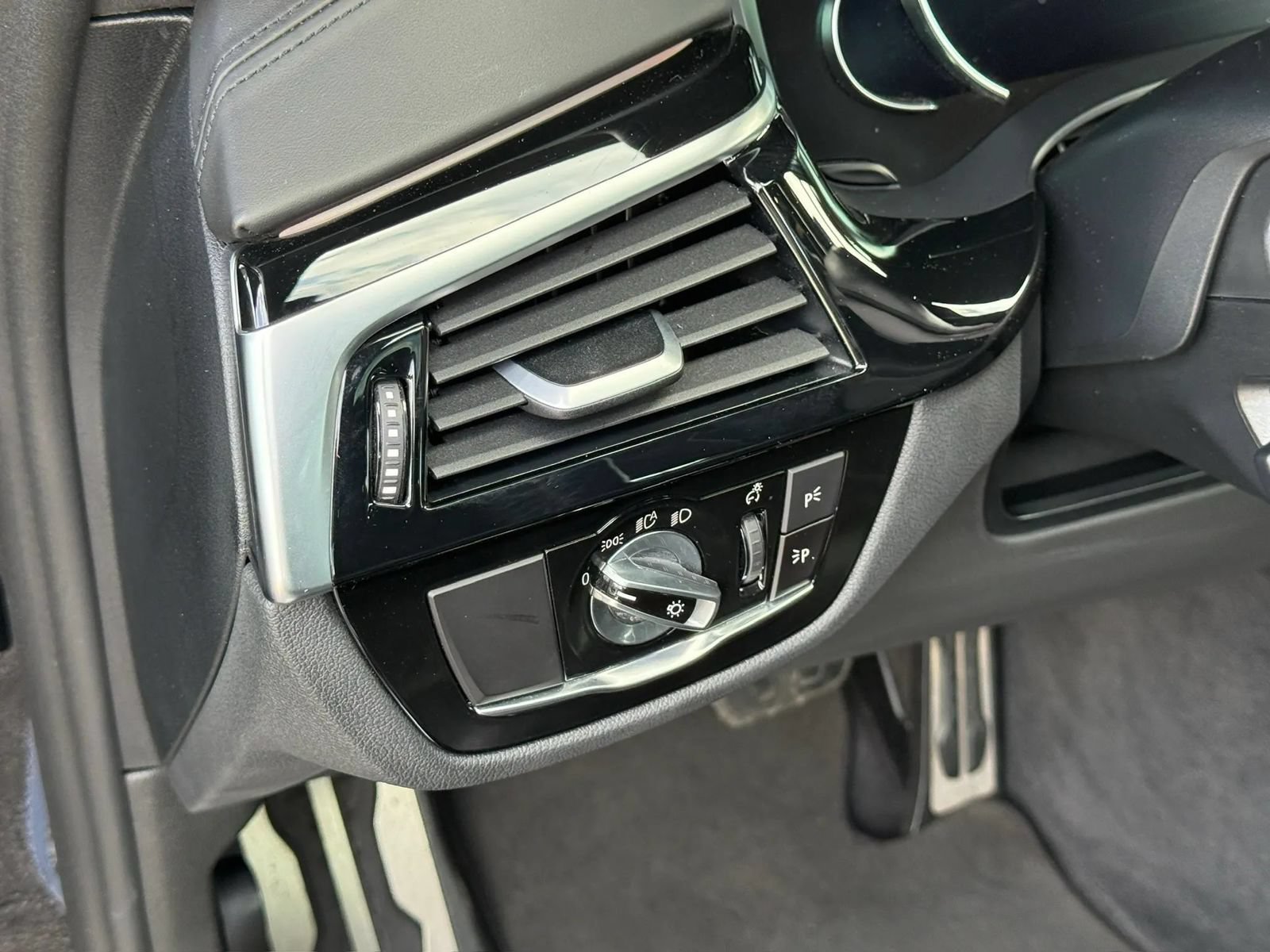 Used 2018 BMW M550i xDrive AWD/4WD image 24