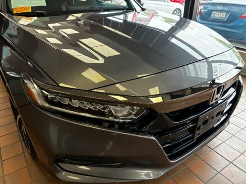 Used 2019 Honda Accord Sport image 2
