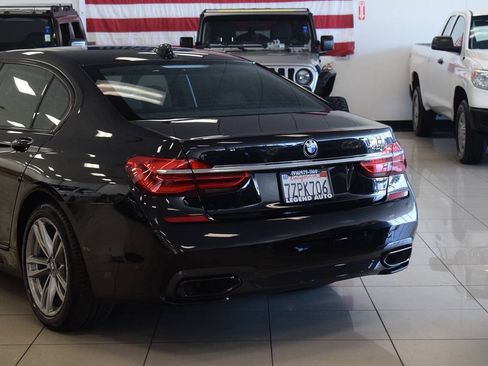 Used 2017 BMW 740i RWD image 25
