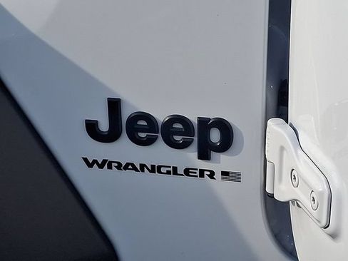 Used 2023 Jeep Wrangler Sport AWD/4WD image 30