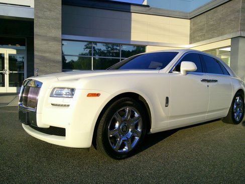 Used 2013 Rolls-Royce Ghost RWD image 96