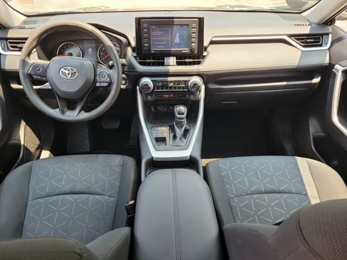 Used 2021 Toyota RAV4 XLE AWD/4WD image 11