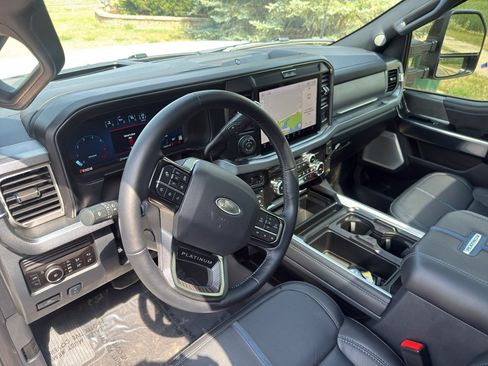 Used 2025 Ford F350 Platinum AWD/4WD image 17
