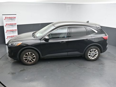 Used 2021 Ford Escape SE image 13