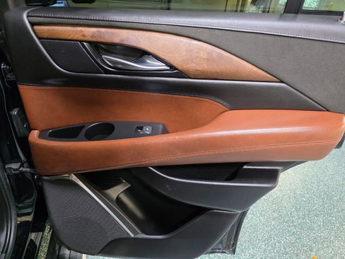 Used 2019 Cadillac Escalade Premium Luxury image 26