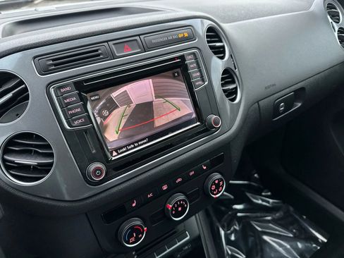Used 2017 Volkswagen Tiguan Wolfsburg Edition image 27