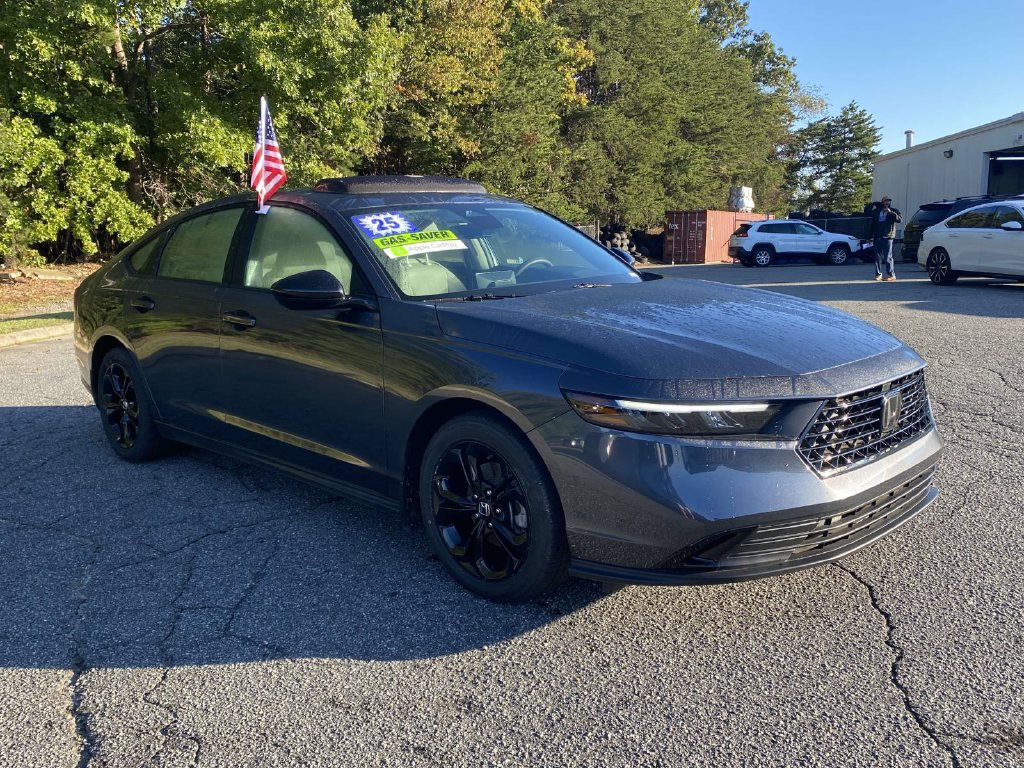 Certified 2025 Honda Accord SE image 6