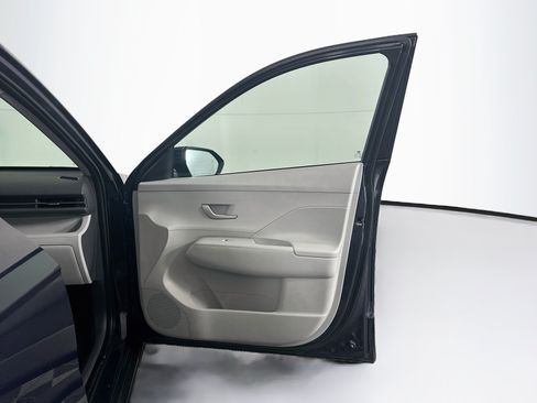 Used 2025 Hyundai Kona SEL FWD image 32