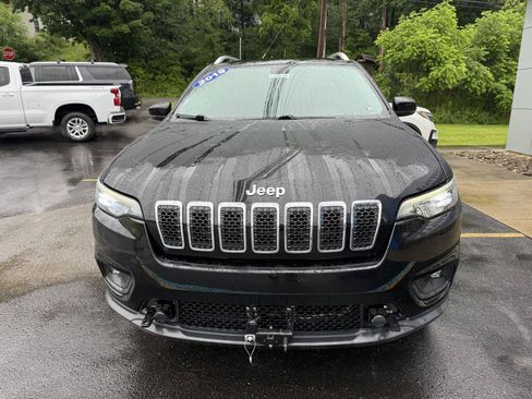 Used 2019 Jeep Cherokee Latitude Plus w/ Cold Weather Group AWD/4WD image 2