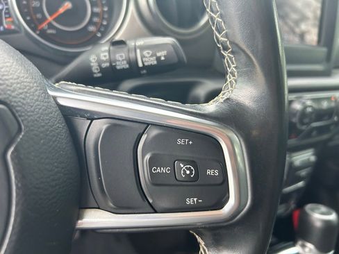 Used 2020 Jeep Wrangler Unlimited Sahara AWD/4WD image 21