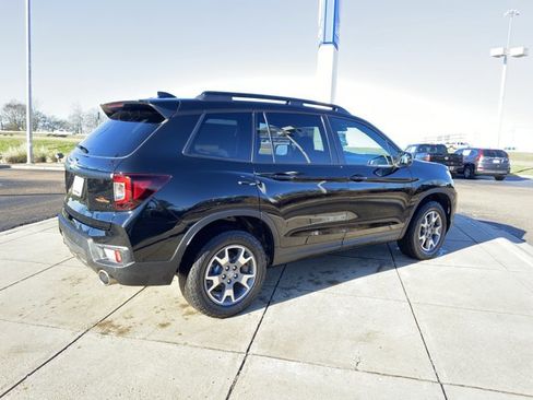 Used 2023 Honda Passport TrailSport image 11