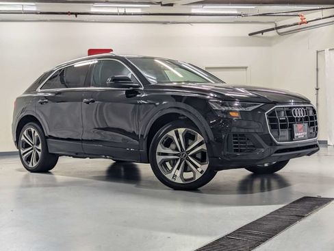 Used 2022 Audi Q8 Prestige w/ Prestige Package AWD/4WD image 2