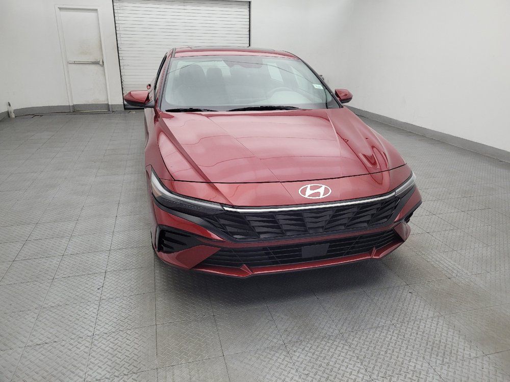 Used 2025 Hyundai Elantra SEL FWD image 14