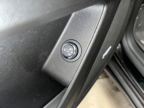 Certified 2023 Chevrolet Traverse RS w/ LPO, Floor Liner Package image 9