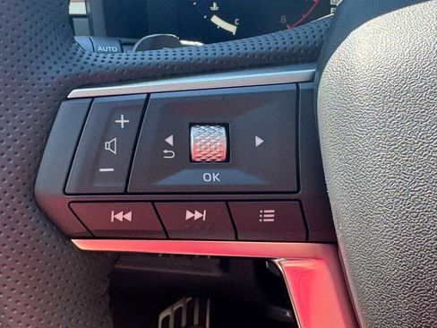 Used 2025 Mitsubishi Outlander AWD image 29