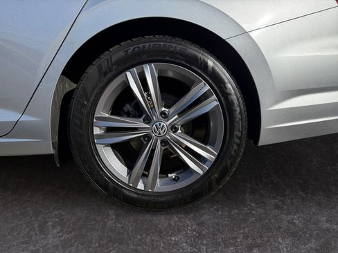 Used 2020 Volkswagen Jetta R-Line image 10