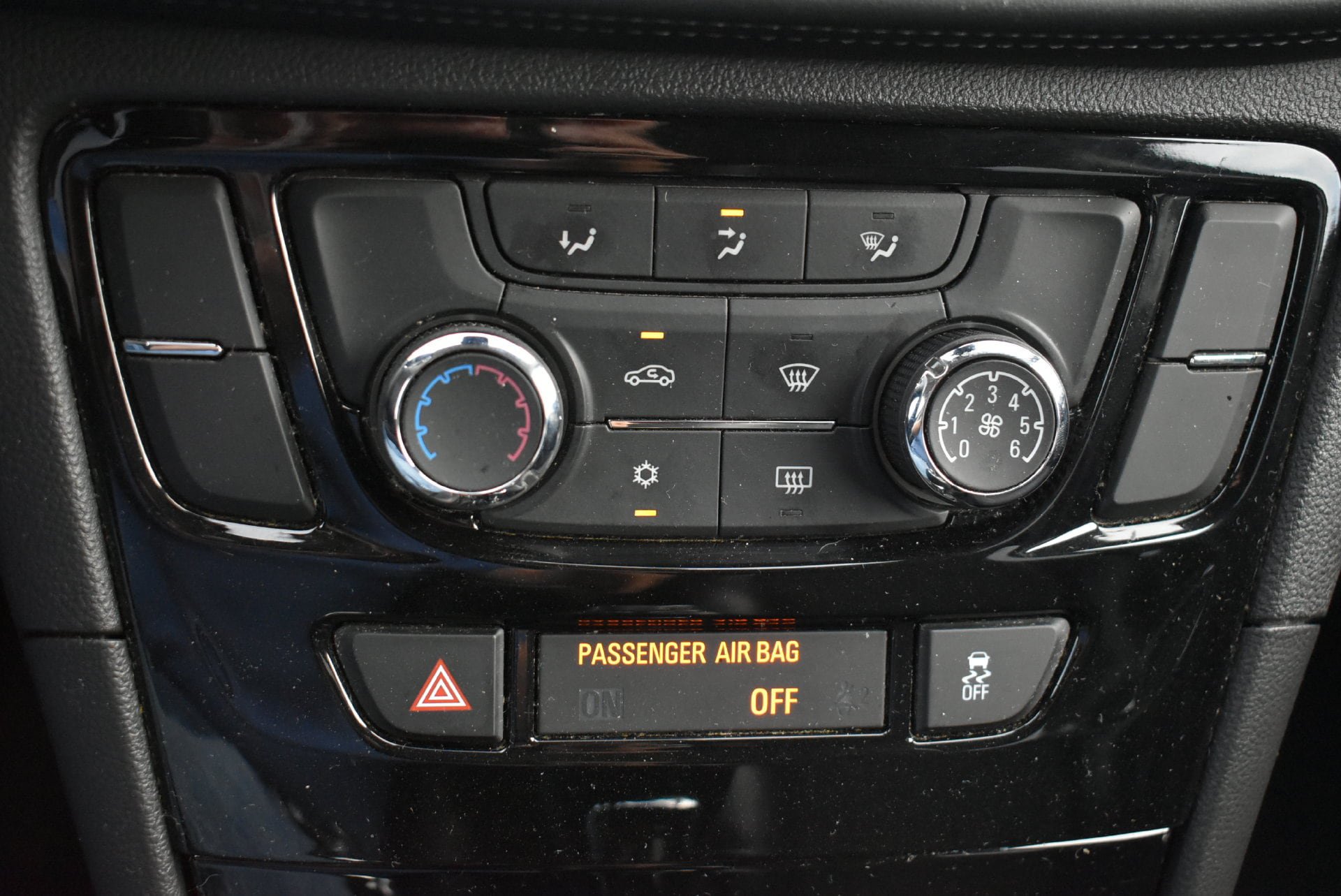Used 2018 Buick Encore Preferred FWD image 28
