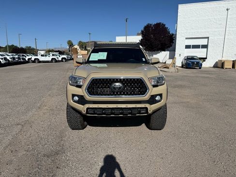 Used 2018 Toyota Tacoma TRD Off-Road AWD/4WD image 2