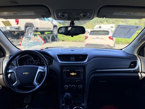 Used 2017 Chevrolet Traverse LT image 19