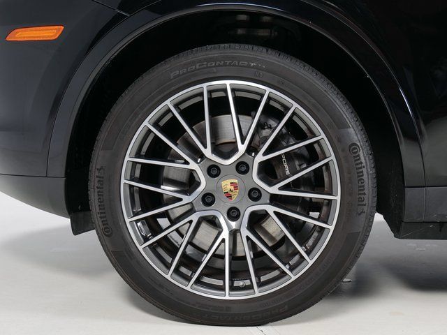 Certified 2023 Porsche Cayenne AWD/4WD image 33