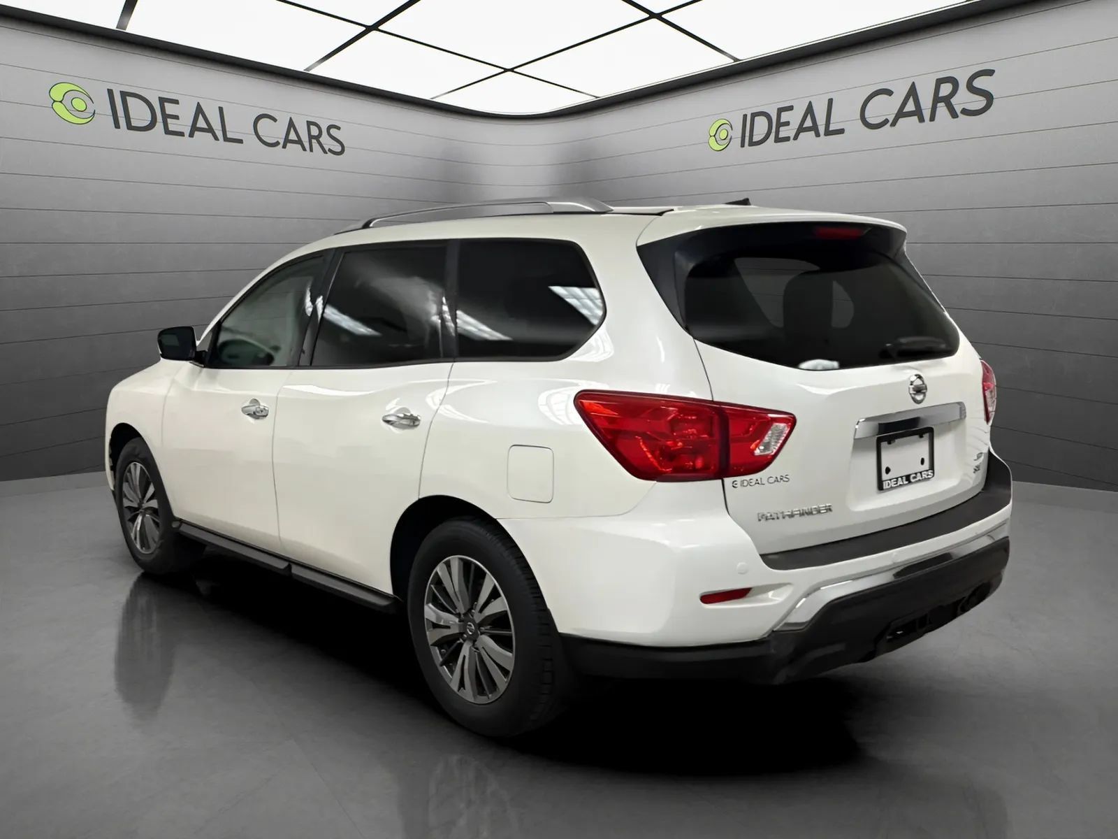 Used 2017 Nissan Pathfinder SV w/ Trailer Tow Package AWD/4WD image 7