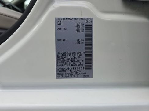 Used 2025 Nissan Altima 2.5 SL FWD image 39