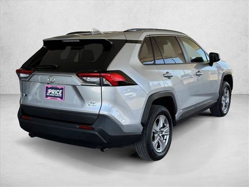 Used 2025 Toyota RAV4 LE AWD/4WD image 6